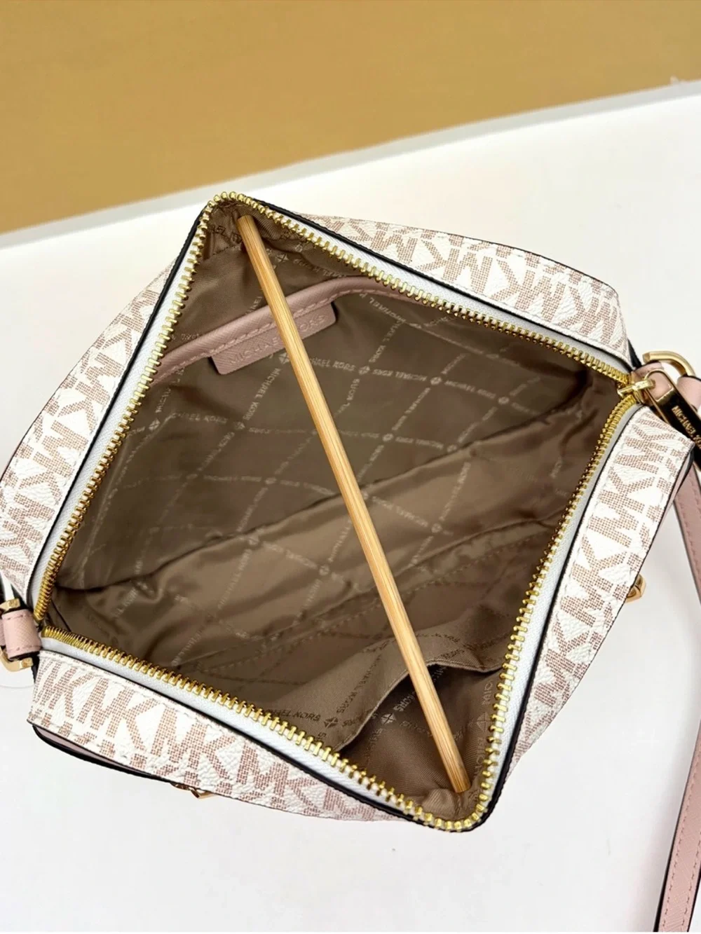 Michael Kors Jet Set Travel EW Crossbody Bag Optic White Rose Gold